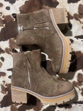 Hey Girl by Corkys Brown Up To No Good Booties 9